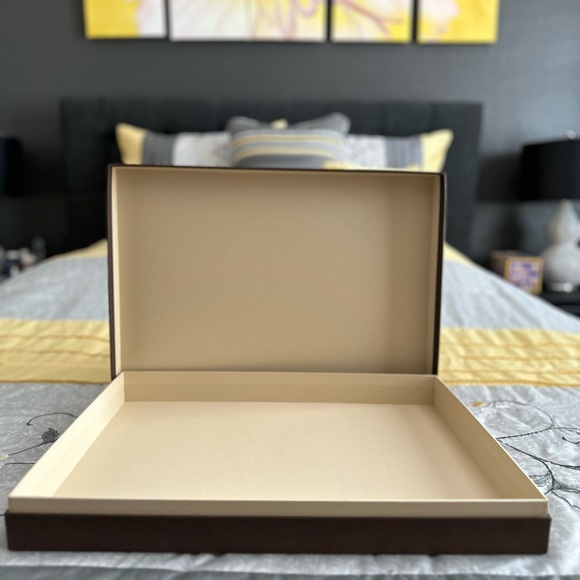 100% Authentic Louis Vuitton Gift/Storage Box in Excellent Condition - Picture 4 of 6